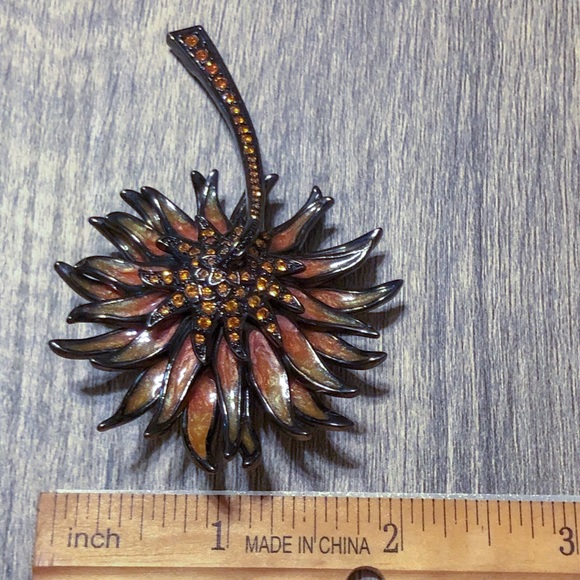 Joan Rivers Flower🌻 Pin - Picture 4 of 5